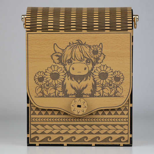 Holz Handtasche mit Baby Kuh – Ein Kunstwerk aus Buchenholz