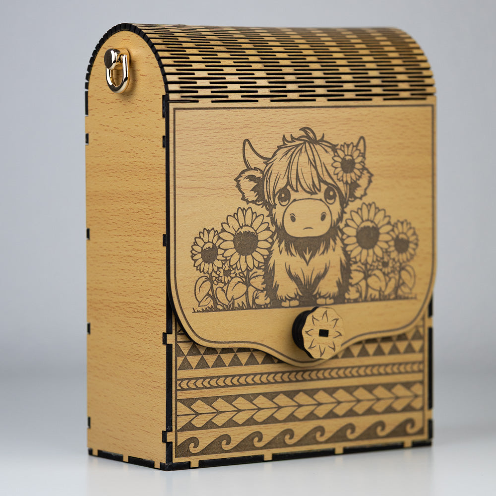 Holz Handtasche mit Baby Kuh – Ein Kunstwerk aus Buchenholz