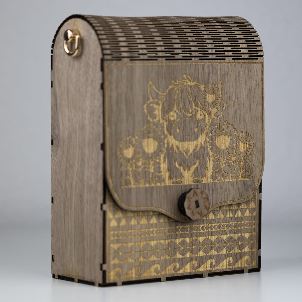 Holz Handtasche mit Baby Kuh – Ein Kunstwerk aus Walnussholz